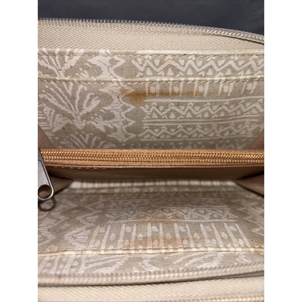 Sakroots LUNA Zip Around‎ Wallet Wristlet Crossbody Smartphone Holder Tan White